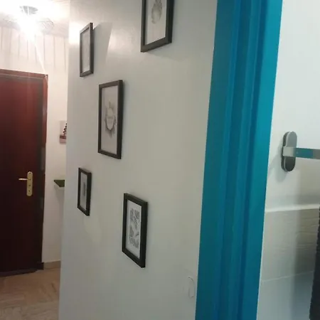 Studio Apartment *